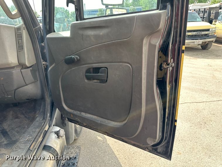 image for item DS4166 2012 International  Terrastar box truck