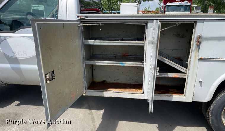 image for item DS5516 1999 Ford  F450 SuperDuty XL utility / service truck