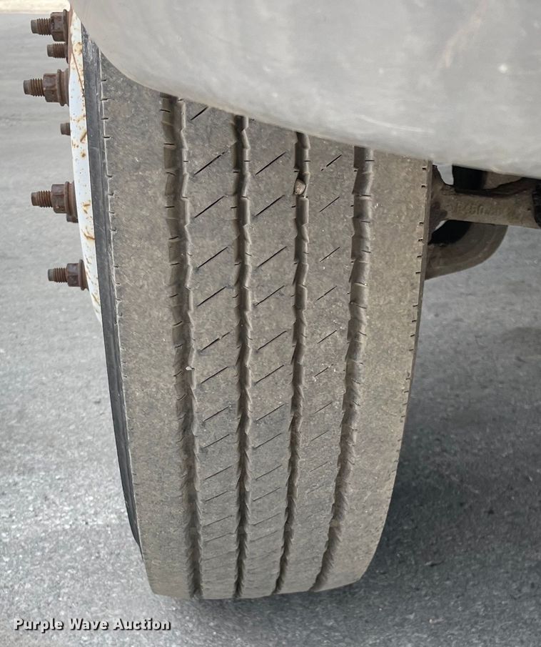 image for item DS5516 1999 Ford  F450 SuperDuty XL utility / service truck