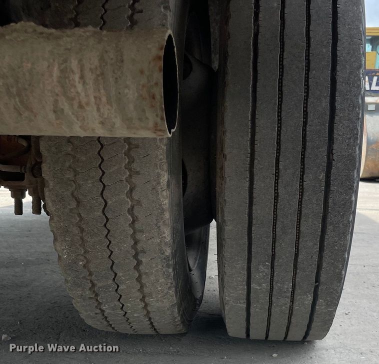 image for item DS5516 1999 Ford  F450 SuperDuty XL utility / service truck