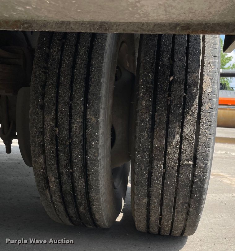 image for item DS5516 1999 Ford  F450 SuperDuty XL utility / service truck