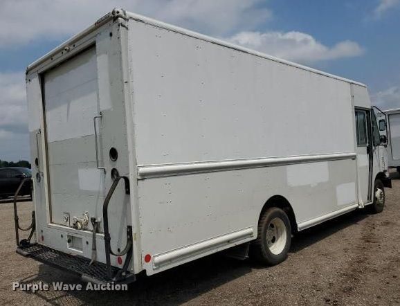 image for item DS5561 2021 Ford  F59 delivery truck