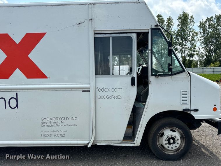 image for item DS5561 2021 Ford  F59 delivery truck