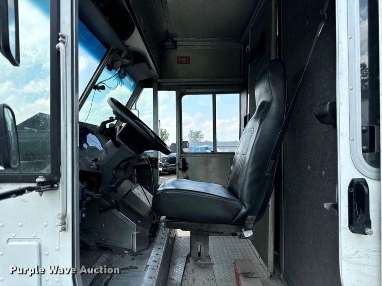 image for item DS5561 2021 Ford  F59 delivery truck