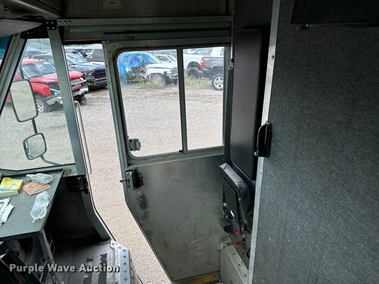 image for item DS5561 2021 Ford  F59 delivery truck