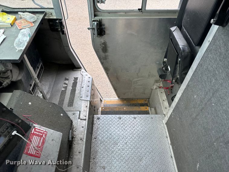 image for item DS5561 2021 Ford  F59 delivery truck