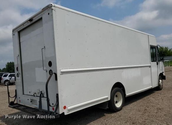 image for item DS5562 2021 Ford  F59 delivery truck