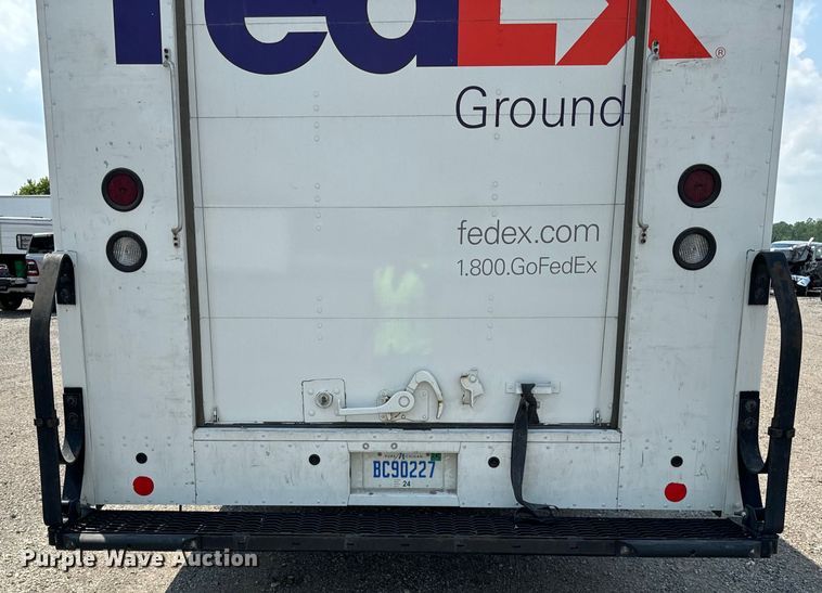 image for item DS5562 2021 Ford  F59 delivery truck