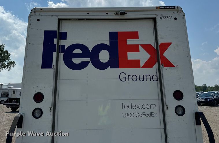 image for item DS5562 2021 Ford  F59 delivery truck