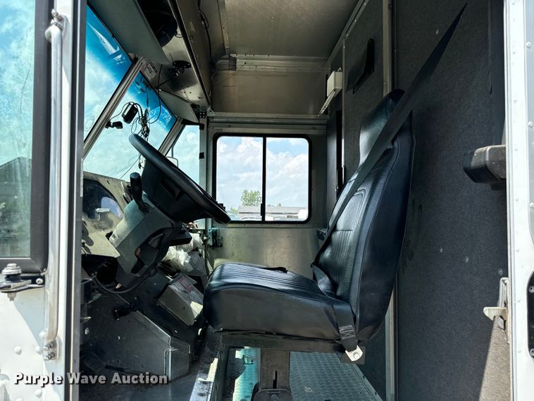 image for item DS5562 2021 Ford  F59 delivery truck