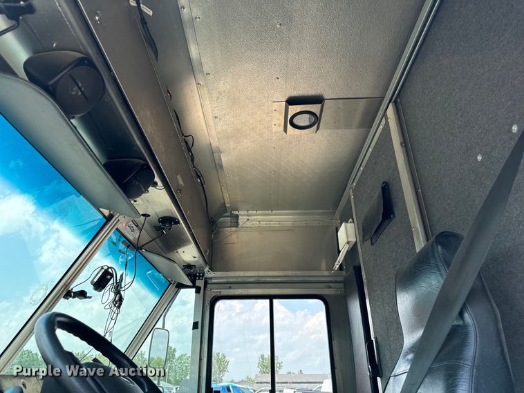 image for item DS5562 2021 Ford  F59 delivery truck