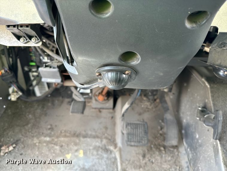 image for item DS5562 2021 Ford  F59 delivery truck