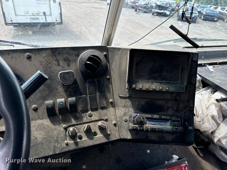 image for item DS5562 2021 Ford  F59 delivery truck