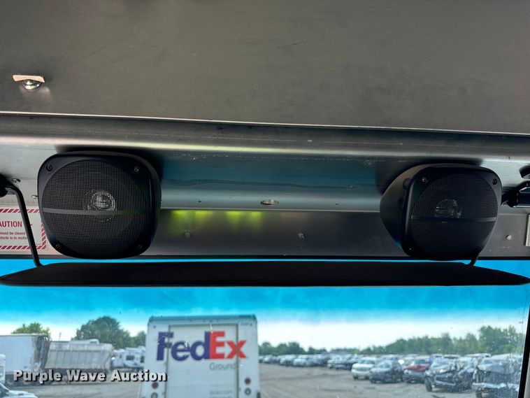 image for item DS5562 2021 Ford  F59 delivery truck