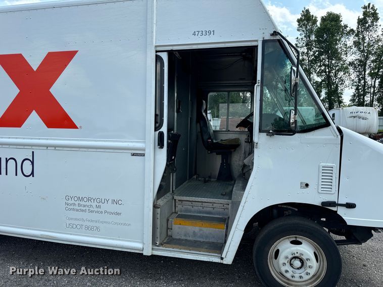 image for item DS5562 2021 Ford  F59 delivery truck