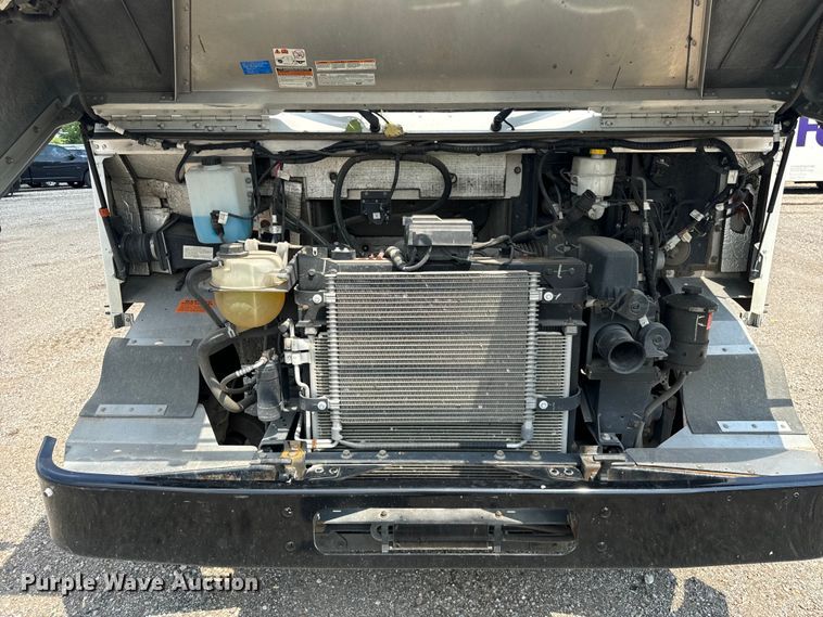 image for item DS5562 2021 Ford  F59 delivery truck