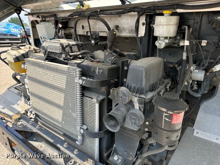 image for item DS5562 2021 Ford  F59 delivery truck