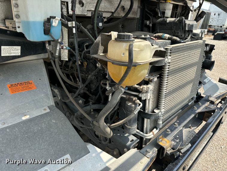 image for item DS5562 2021 Ford  F59 delivery truck