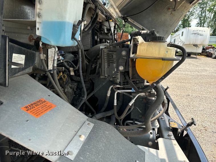 image for item DS5562 2021 Ford  F59 delivery truck