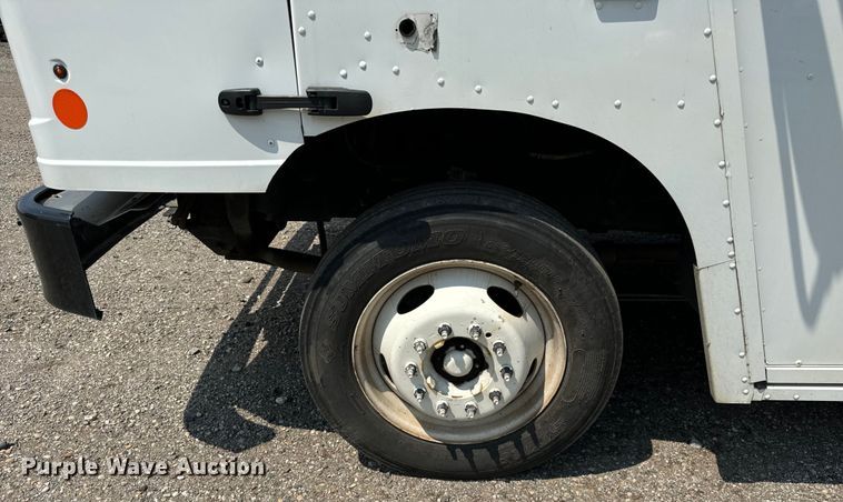 image for item DS5562 2021 Ford  F59 delivery truck