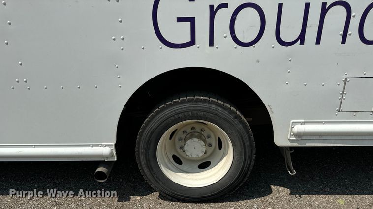 image for item DS5562 2021 Ford  F59 delivery truck