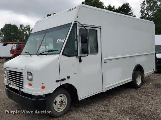 image for item DS5563 2022 Ford  E450 delivery truck