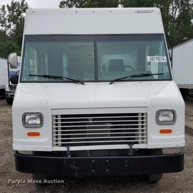 image for item DS5563 2022 Ford  E450 delivery truck