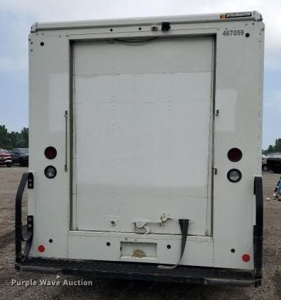 image for item DS5563 2022 Ford  E450 delivery truck