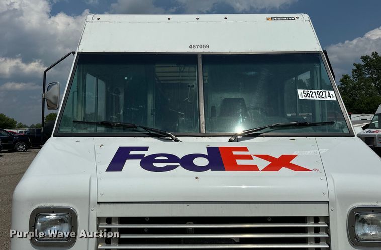 image for item DS5563 2022 Ford  E450 delivery truck