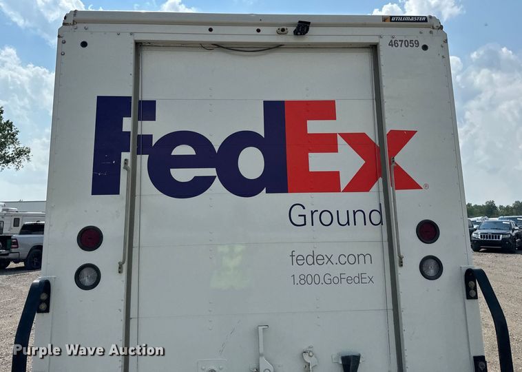 image for item DS5563 2022 Ford  E450 delivery truck