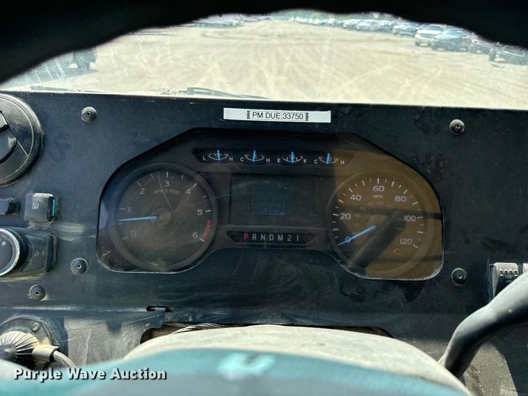 image for item DS5563 2022 Ford  E450 delivery truck