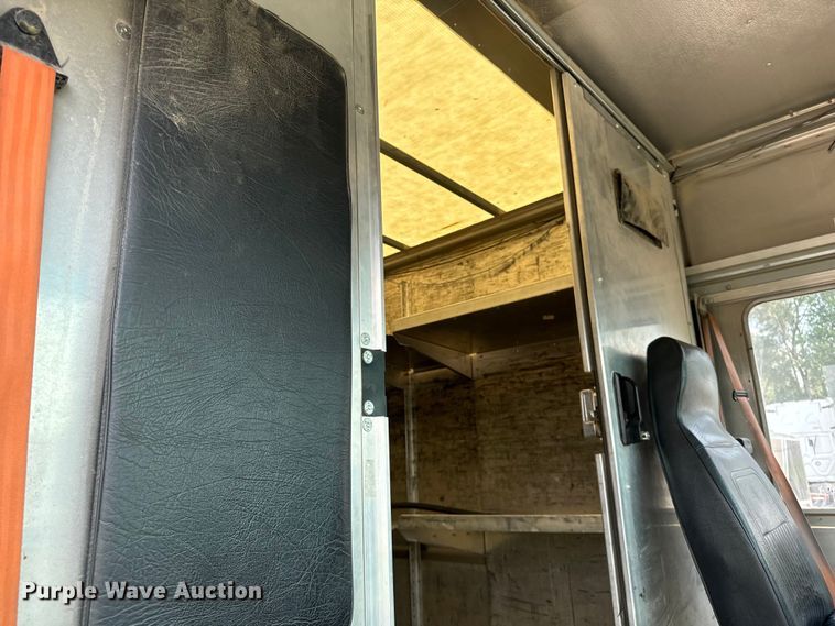 image for item DS5563 2022 Ford  E450 delivery truck