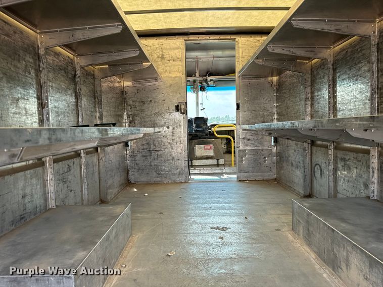 image for item DS5563 2022 Ford  E450 delivery truck