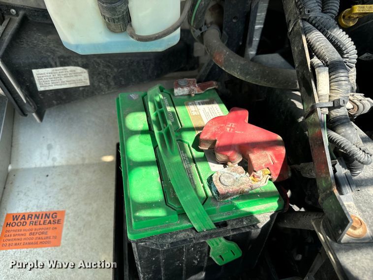 image for item DS5563 2022 Ford  E450 delivery truck