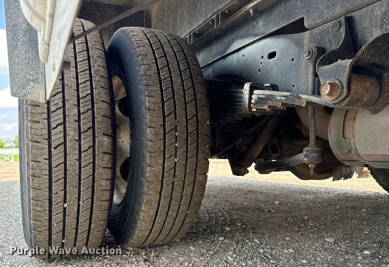 image for item DS5563 2022 Ford  E450 delivery truck