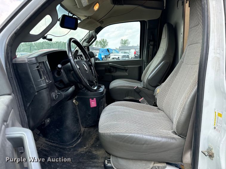 image for item DS5564 2021 GMC Savana G3500 delivery van