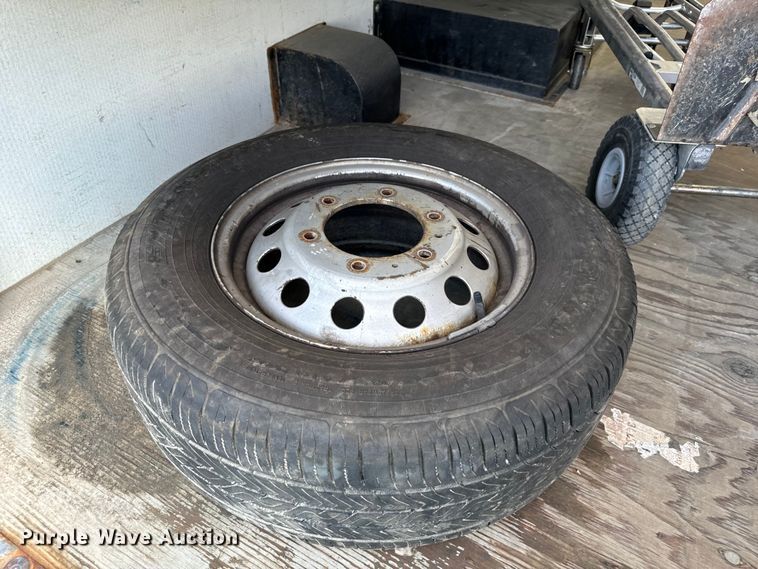 image for item DS5564 2021 GMC Savana G3500 delivery van