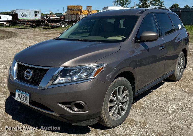 image for item DV5756 2013 Nissan  Pathfinder  SUV