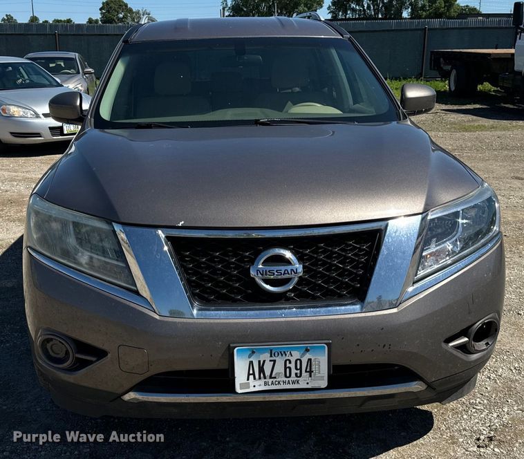 image for item DV5756 2013 Nissan  Pathfinder  SUV