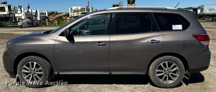 image for item DV5756 2013 Nissan  Pathfinder  SUV