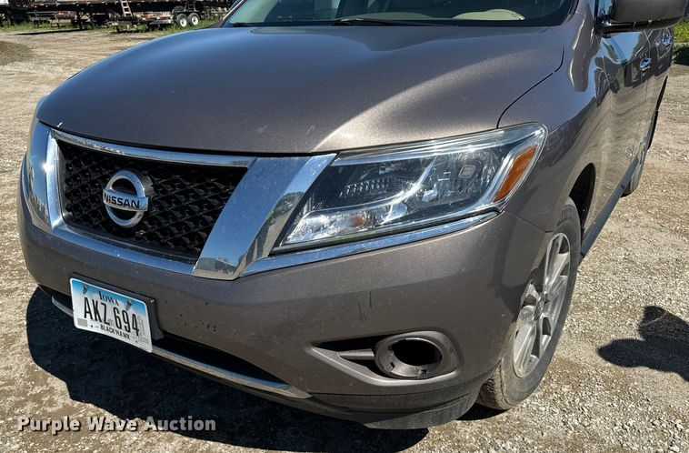 image for item DV5756 2013 Nissan  Pathfinder  SUV