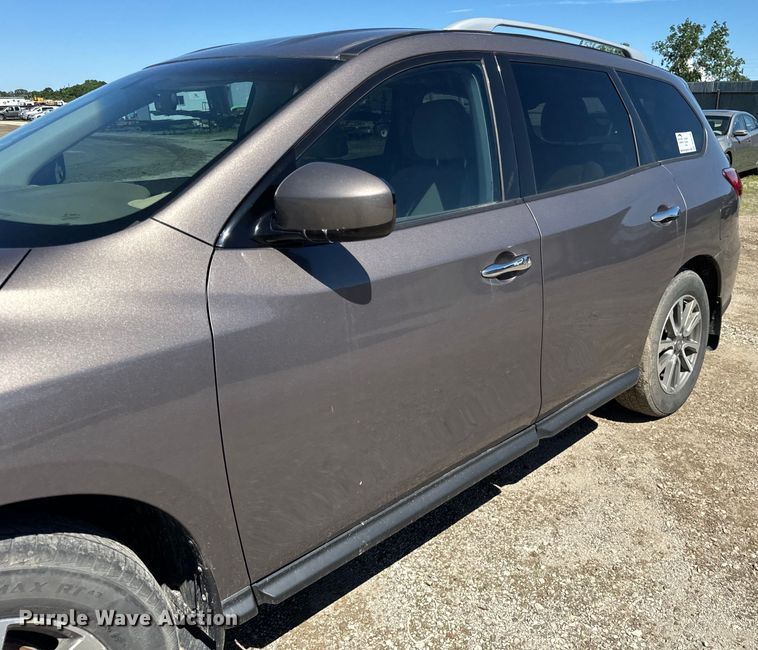 image for item DV5756 2013 Nissan  Pathfinder  SUV