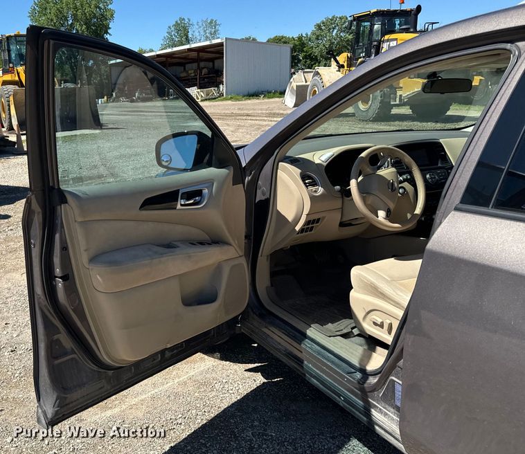 image for item DV5756 2013 Nissan  Pathfinder  SUV