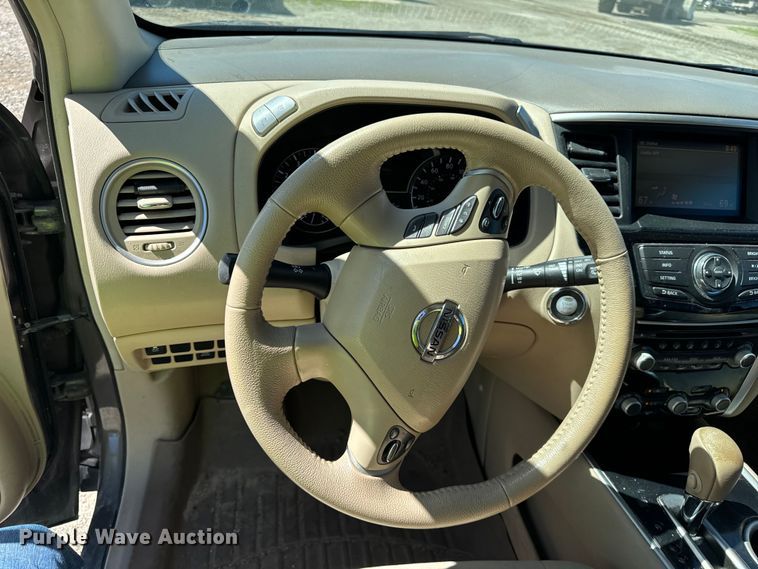 image for item DV5756 2013 Nissan  Pathfinder  SUV