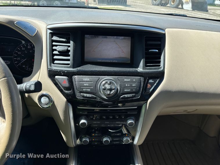 image for item DV5756 2013 Nissan  Pathfinder  SUV