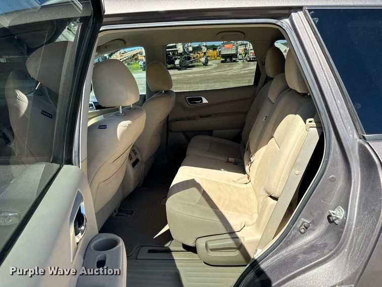 image for item DV5756 2013 Nissan  Pathfinder  SUV