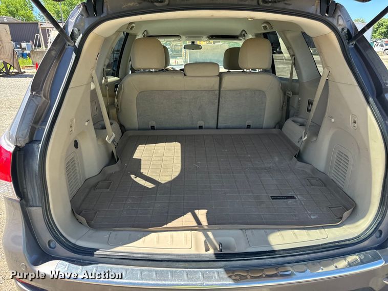 image for item DV5756 2013 Nissan  Pathfinder  SUV