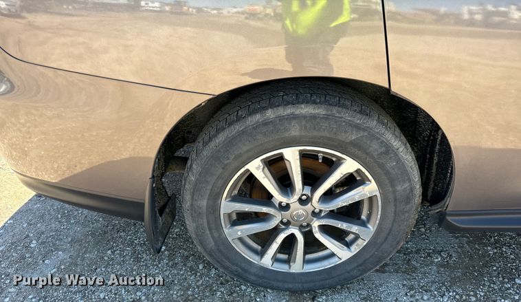 image for item DV5756 2013 Nissan  Pathfinder  SUV