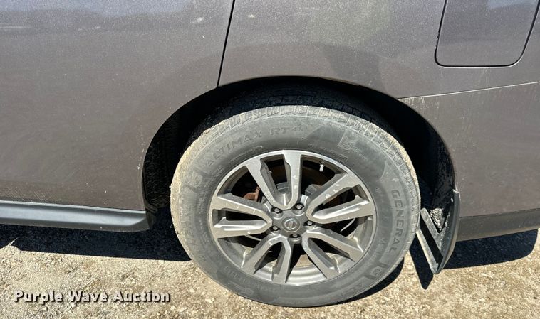 image for item DV5756 2013 Nissan  Pathfinder  SUV