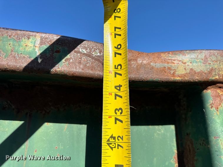 image for item DV5772 Roll-off container 